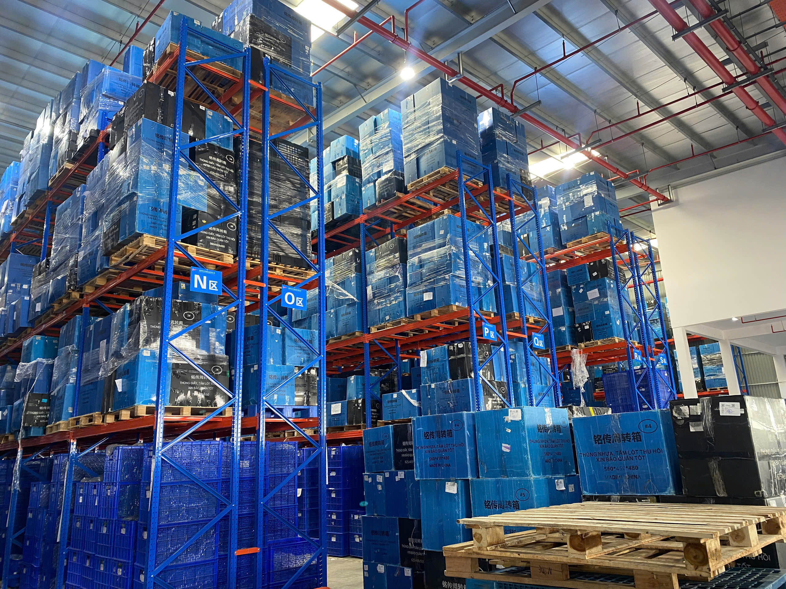 Finished product warehouse 1.jpg